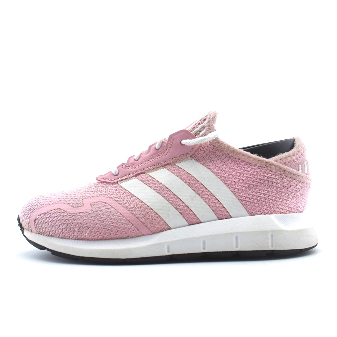 ADIDAS SWIFT RUN X
