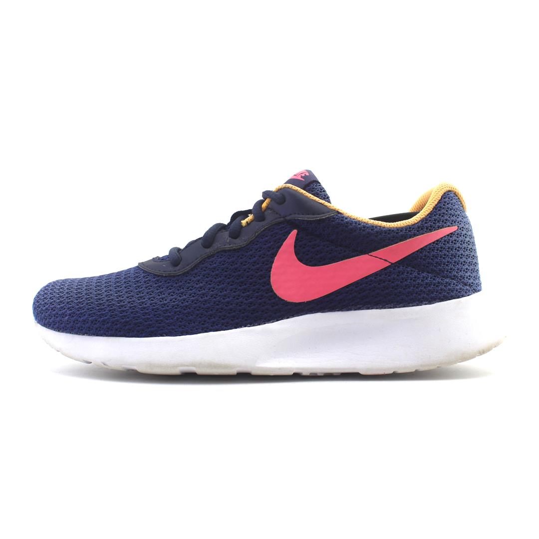 NIKE TANJUN