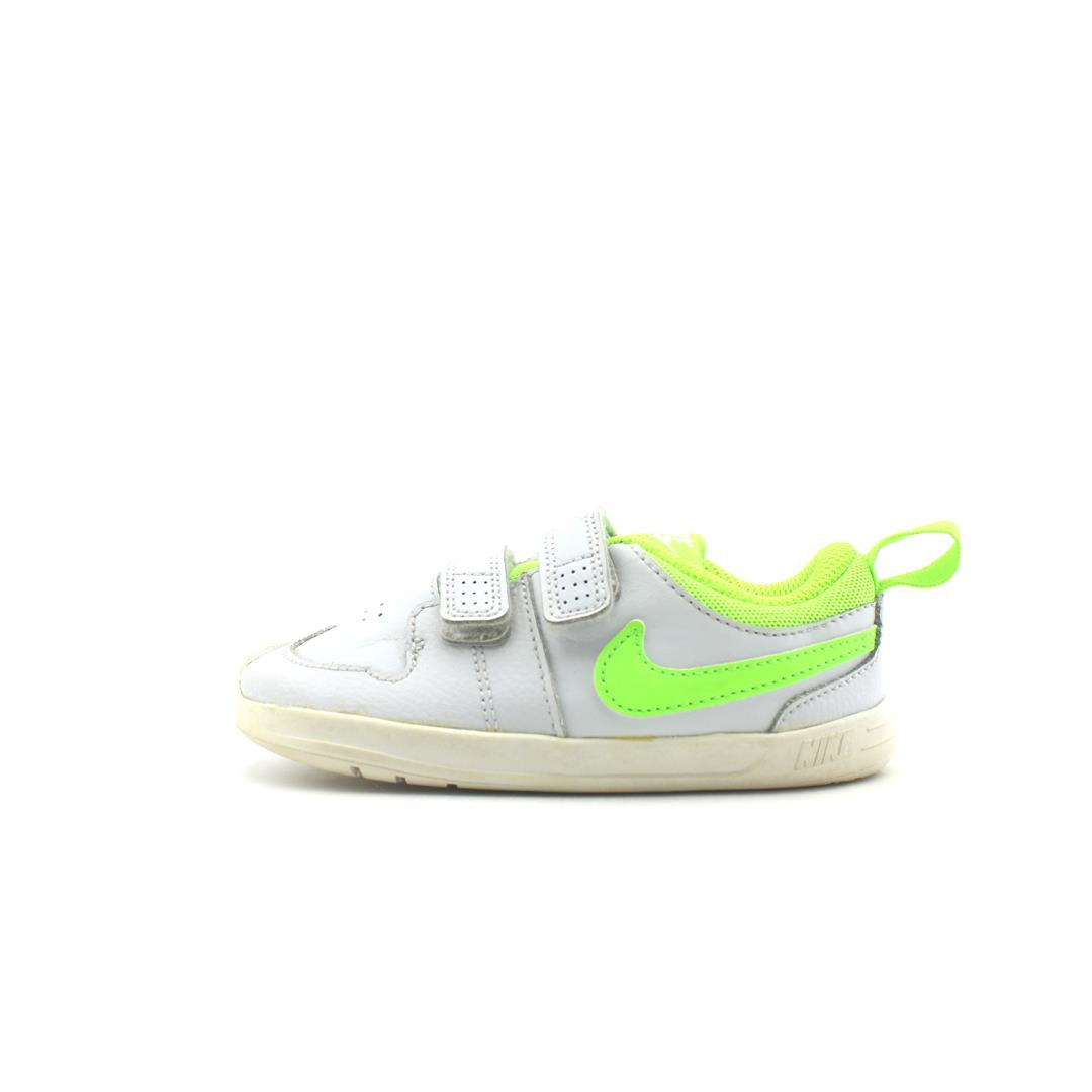 NIKE .