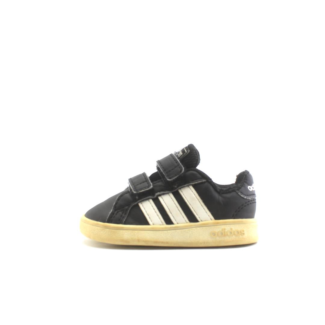 ADIDAS .