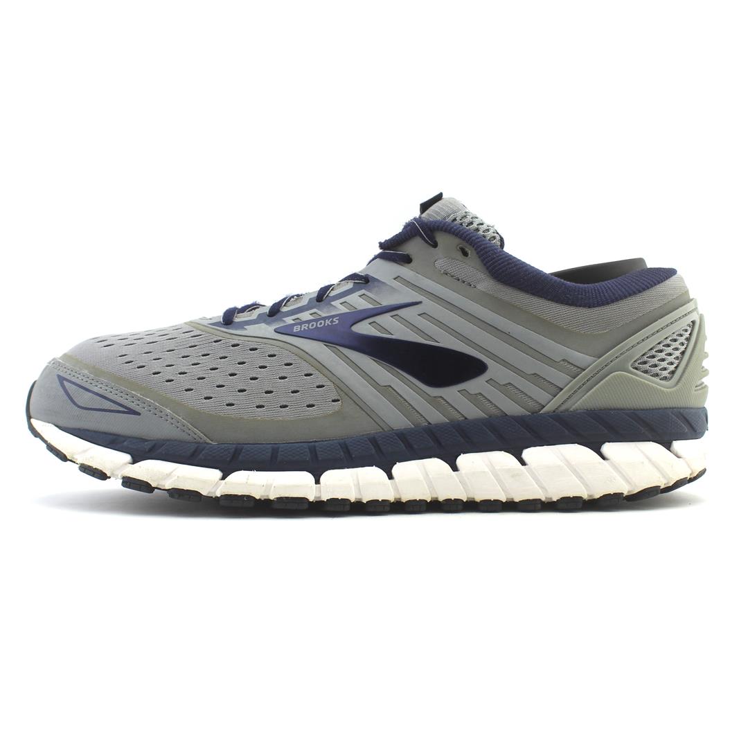BROOKS BEAST 18