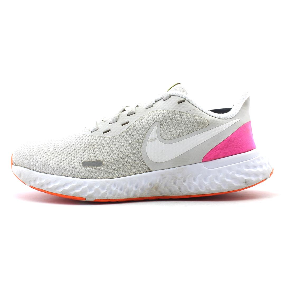 nike revolution 5 white pink