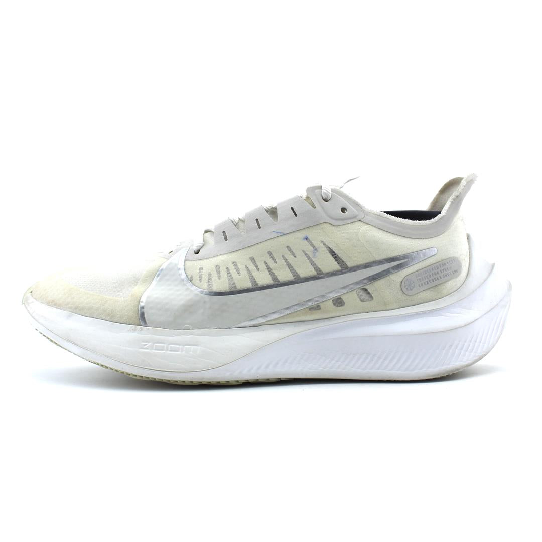 NIKE ZOOM GRAVITY