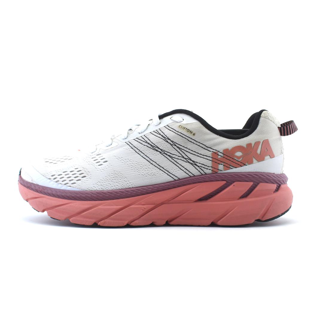 HOKA ONE ONE CLIFTON 6
