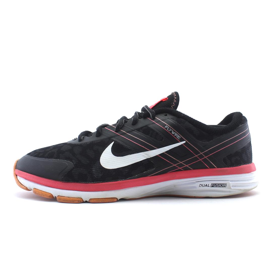 NIKE DUAL FUSION
