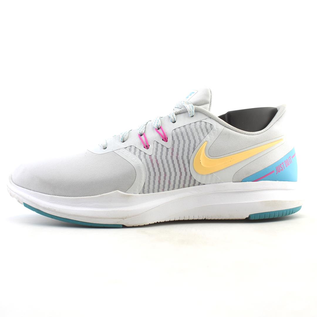NIKE IN SEASON TR 8