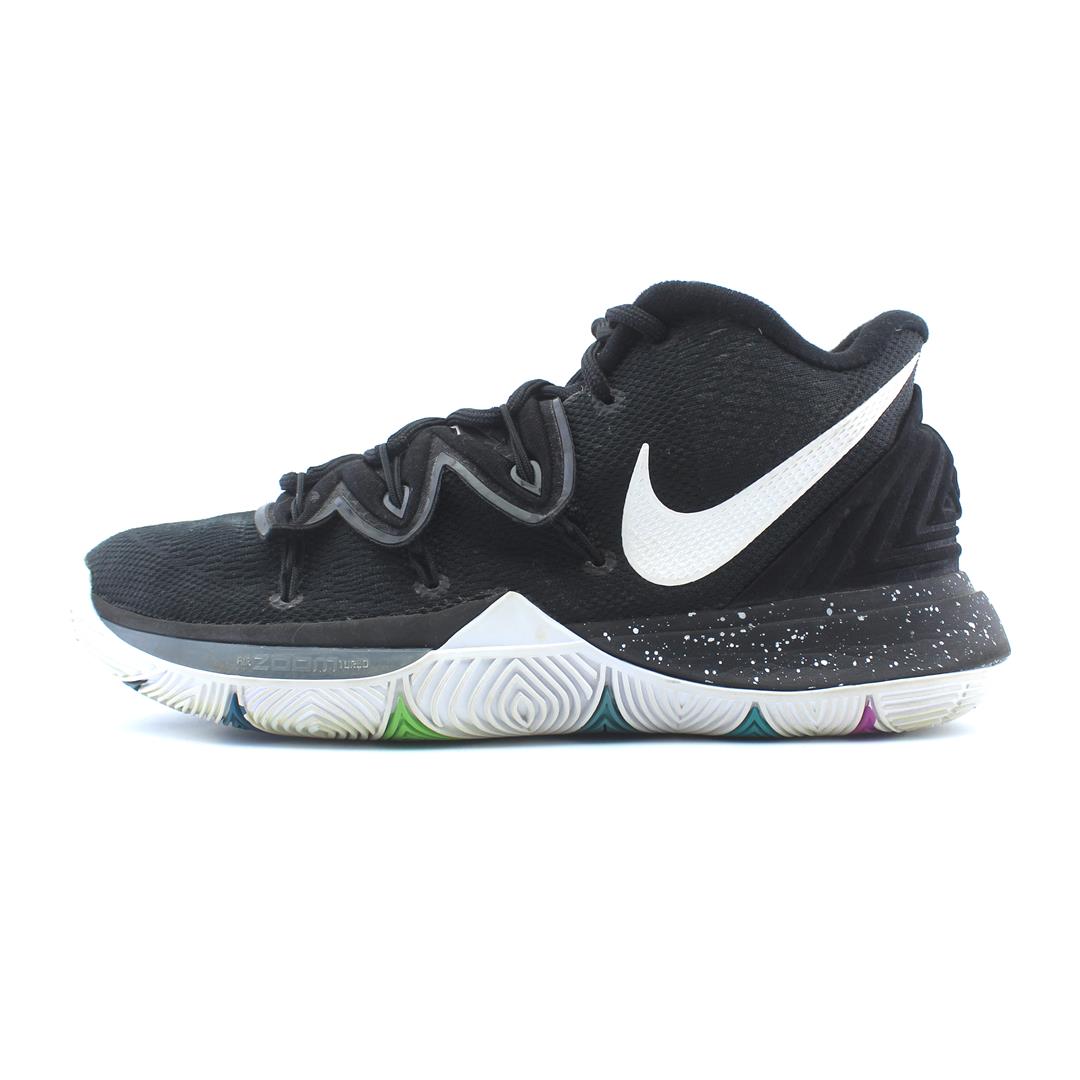 NIKE KYRIE 5