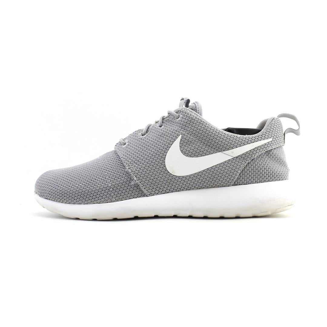 NIKE .
