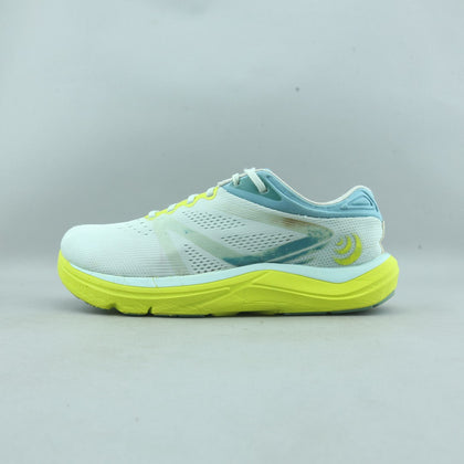 TOPO ATHLETIC  MAGNIFLY 4