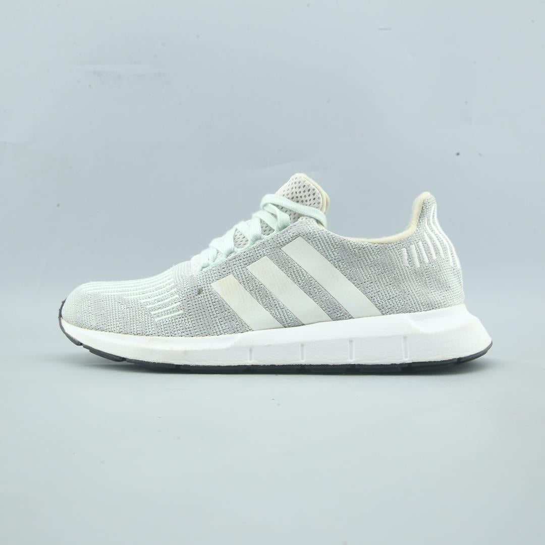ADIDAS SWIFT RUN