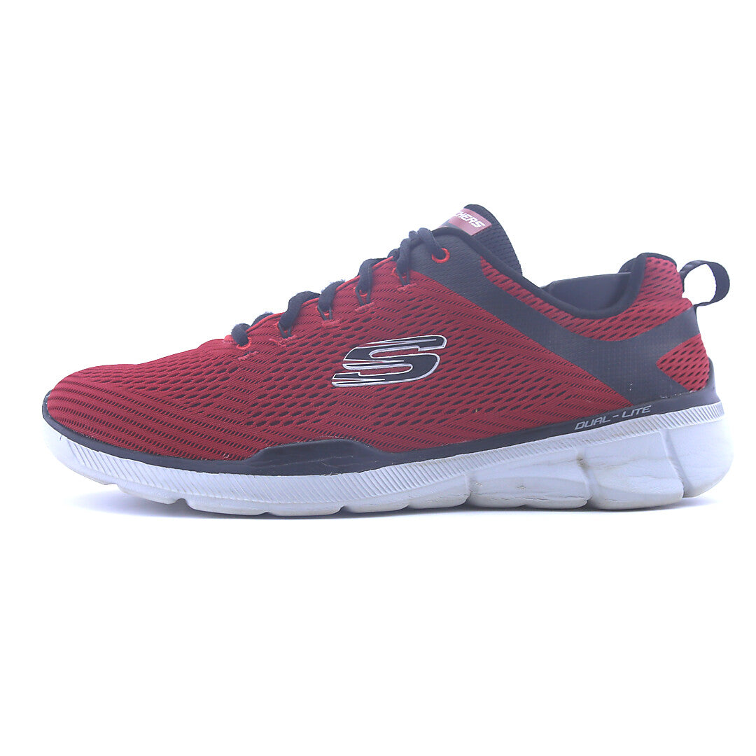 SKECHERS RELAXED FIT