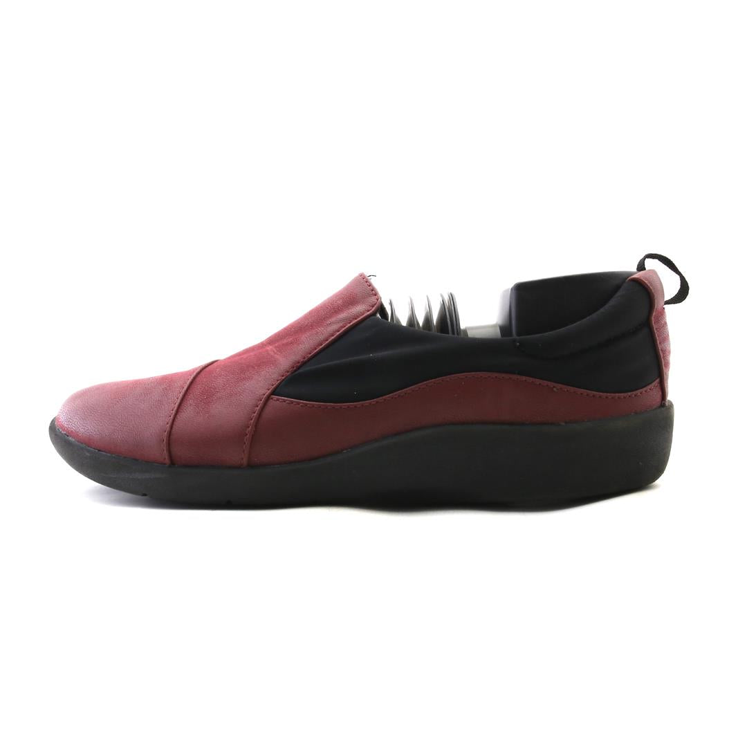 CLARKS CLOUDSTEPPERS