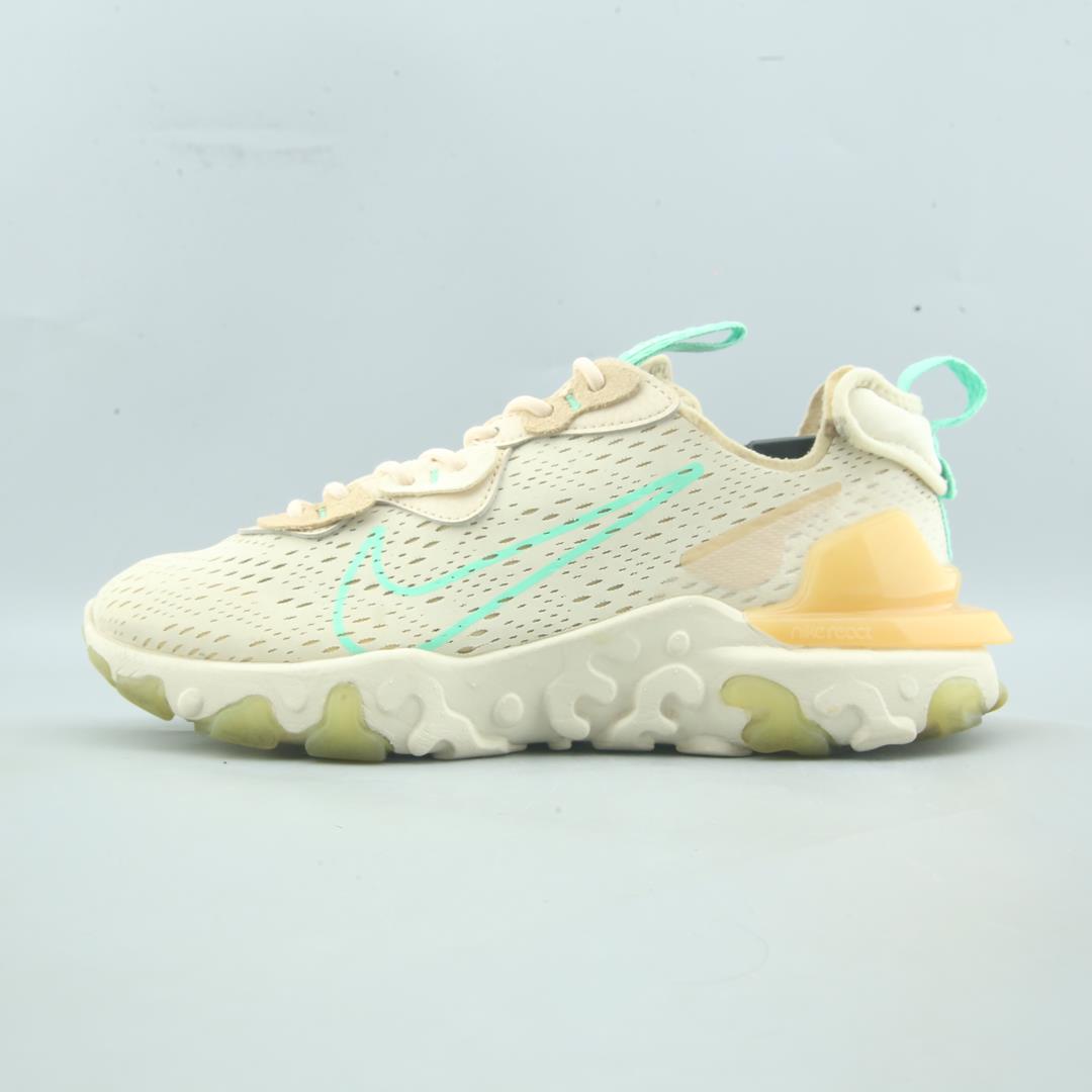 NIKE REACT VISION