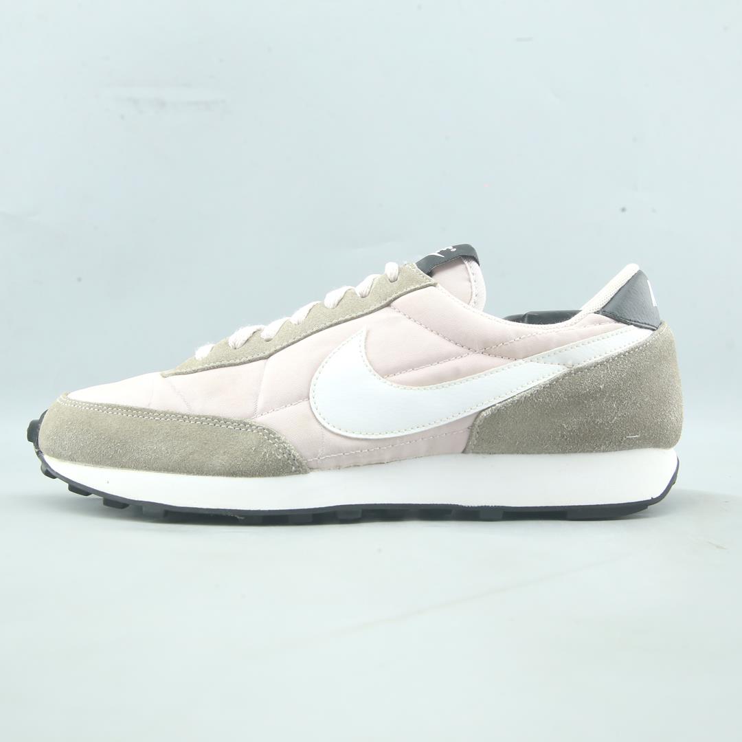 NIKE DAYBREAK