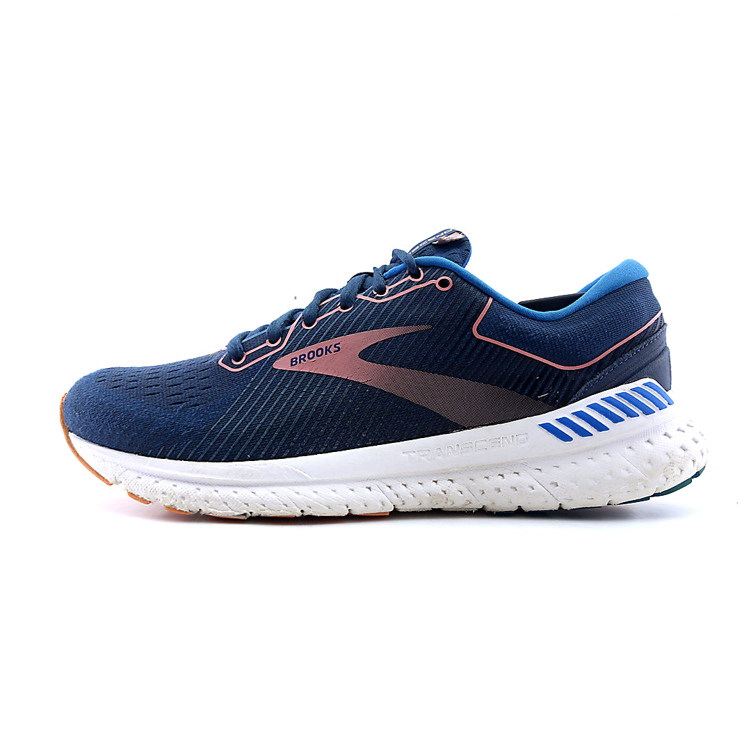 BROOKS TRANSCEND 7