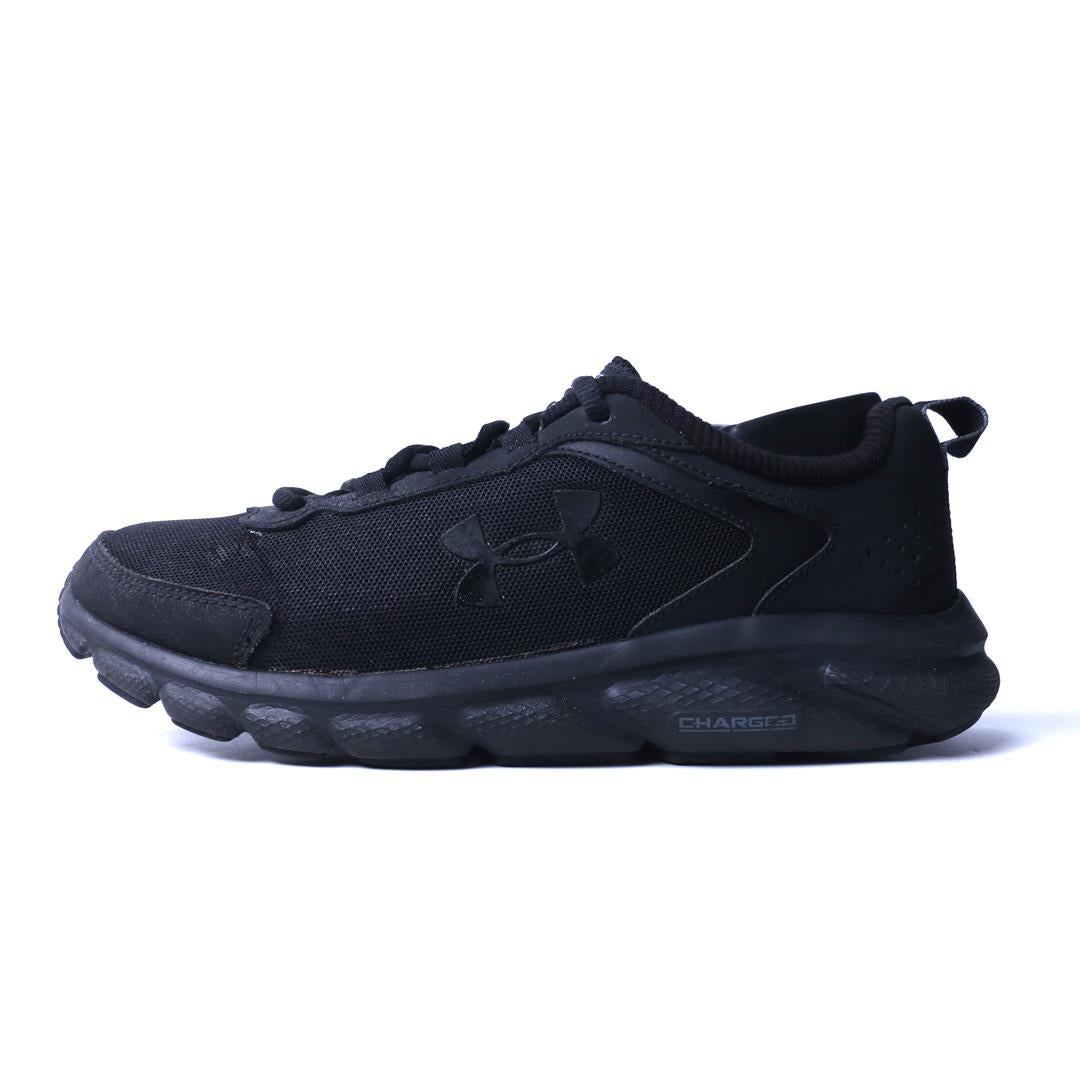 UNDER ARMOUR ASSERT 9