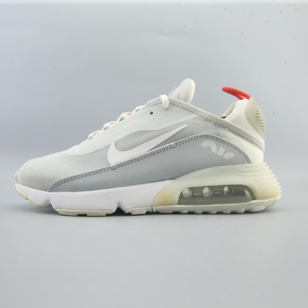 NIKE AIR MAX 2090