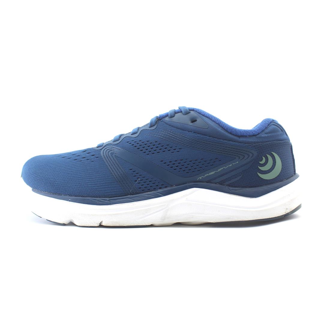 TOPO ATHLETIC MAGNIFLY 4