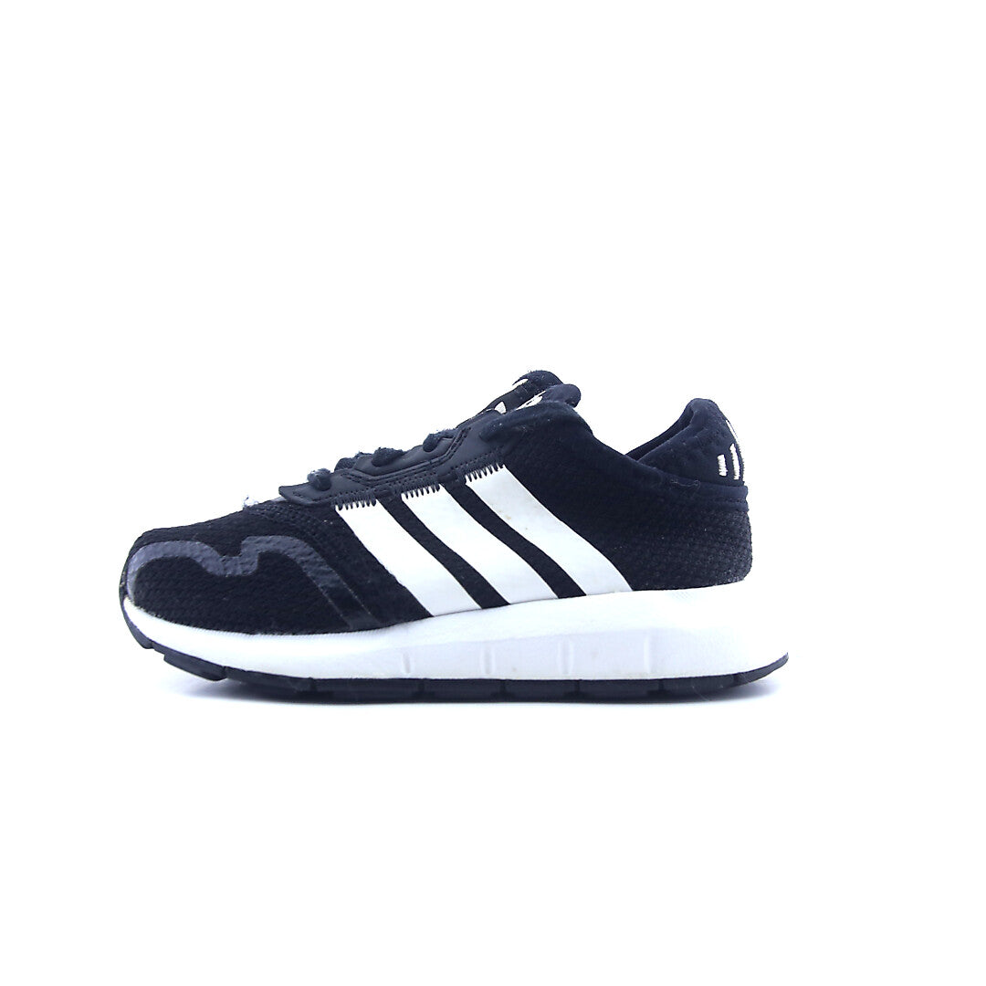 ADIDAS SWIFT RUN X