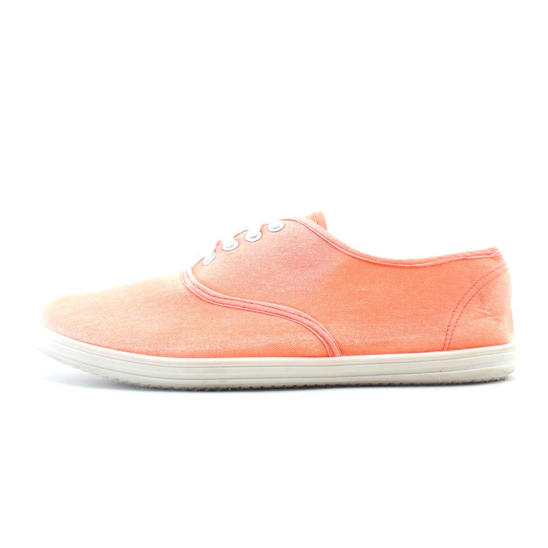 CHARLOTTE RUSSE .