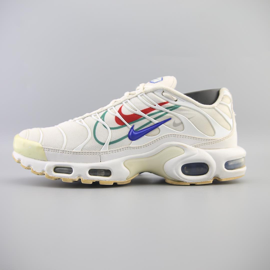 NIKE AIR MAX PLUS