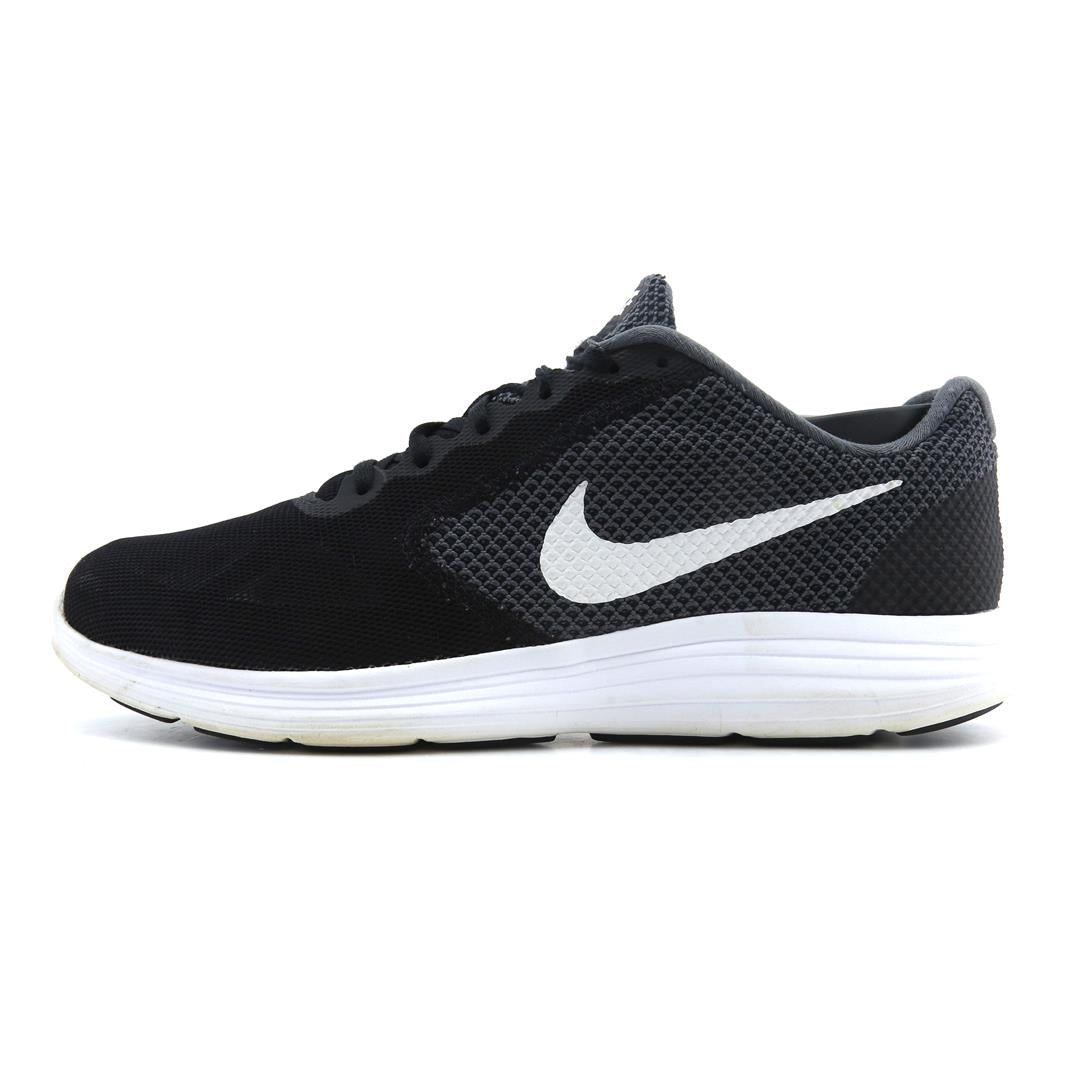 NIKE REVOLUTION 3