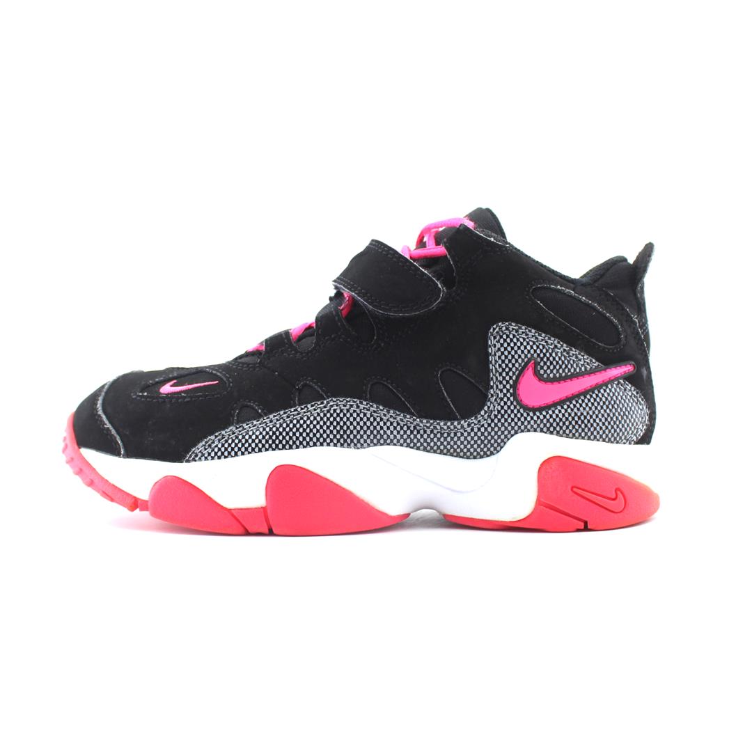 NIKE  TURF RAIDER