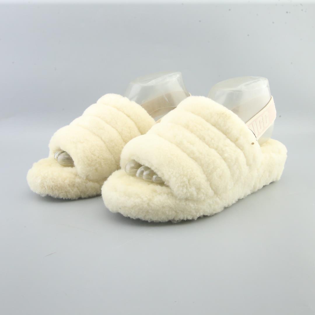 UGG  FLUFF YEAH