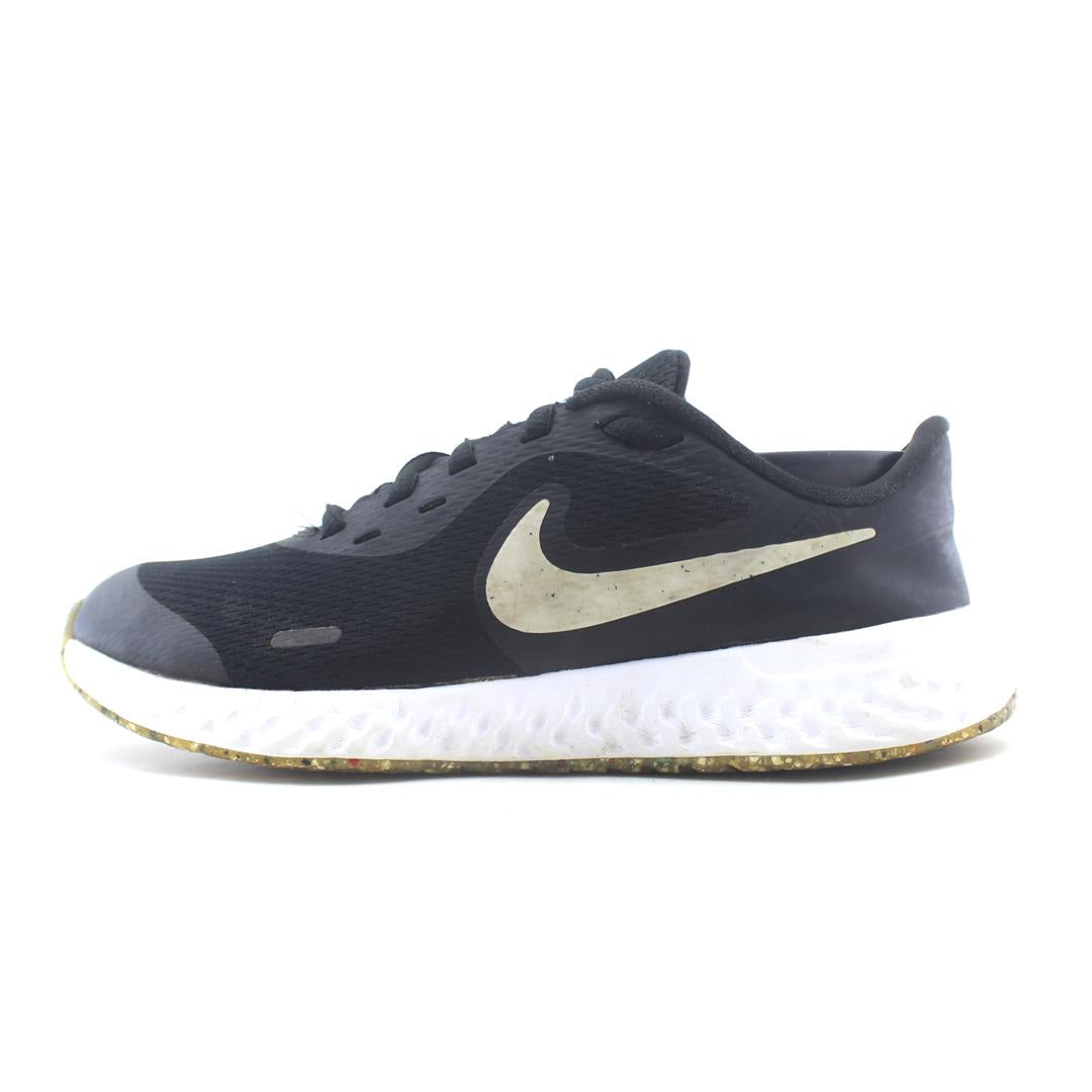 NIKE REVOLUTIN 5