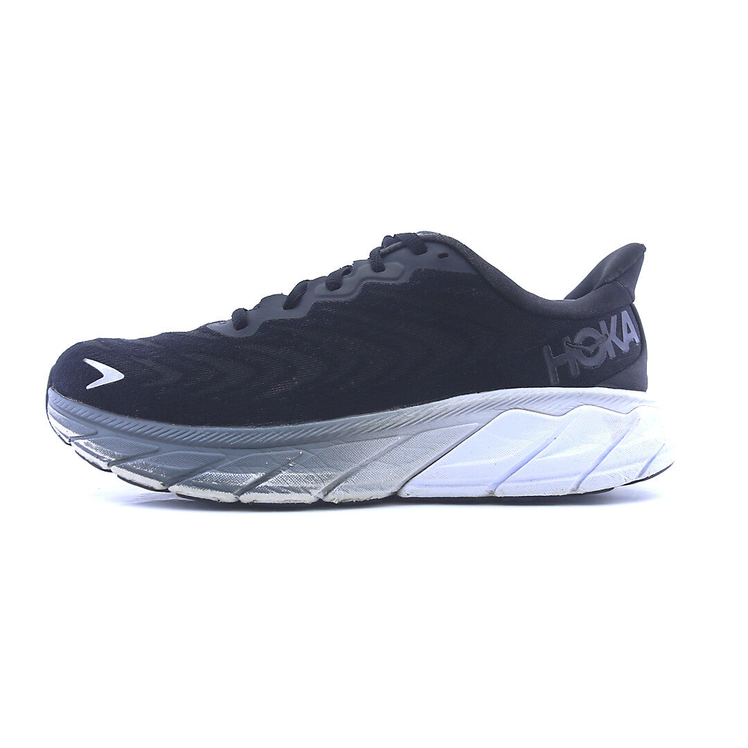 HOKA ONE ONE ARAHI 6