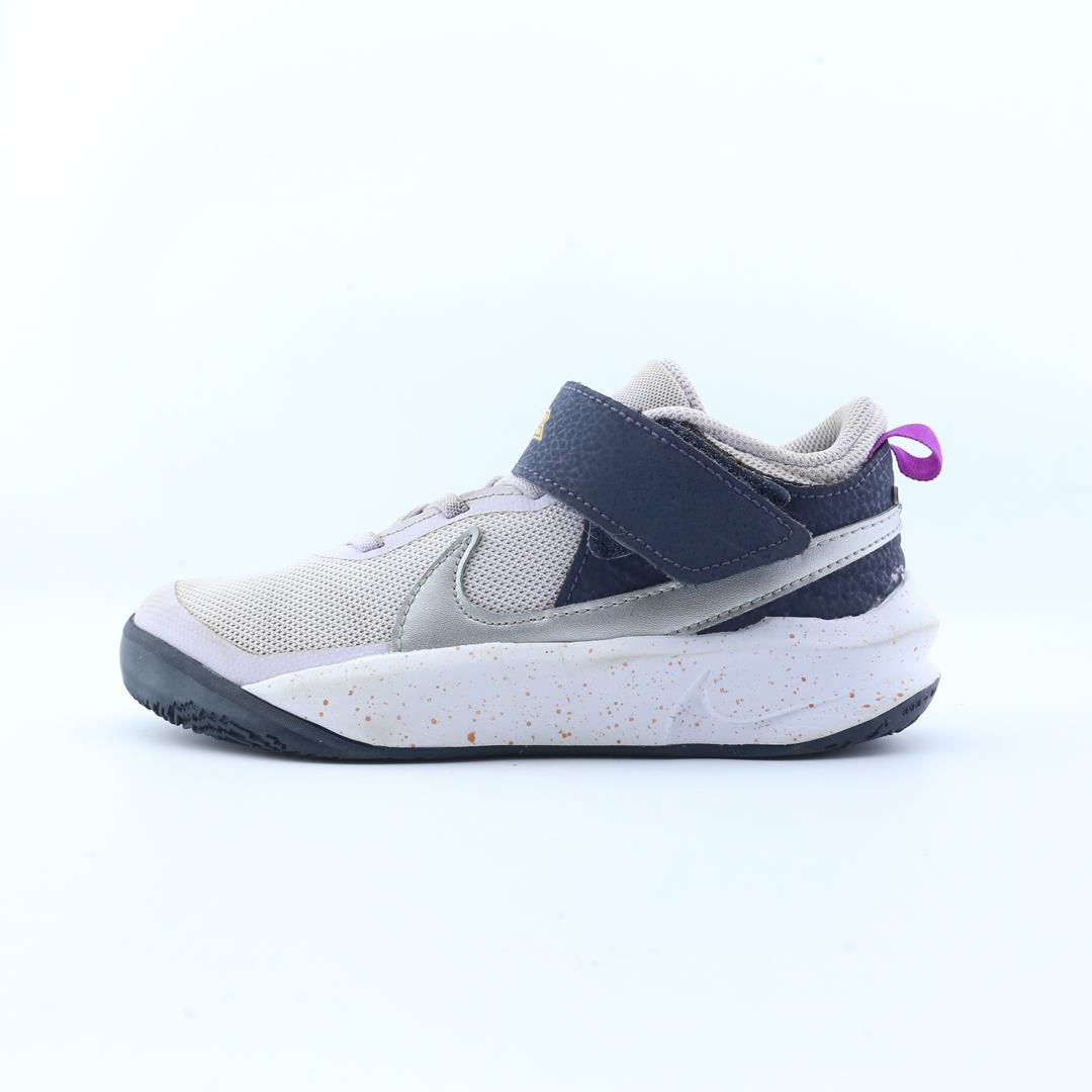NIKE TEAM HUSTLE D 10