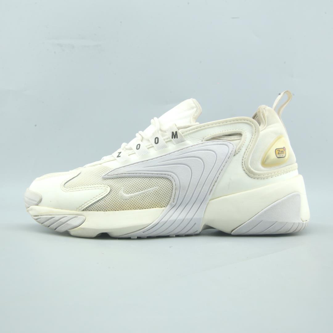 NIKE ZOOM 2K