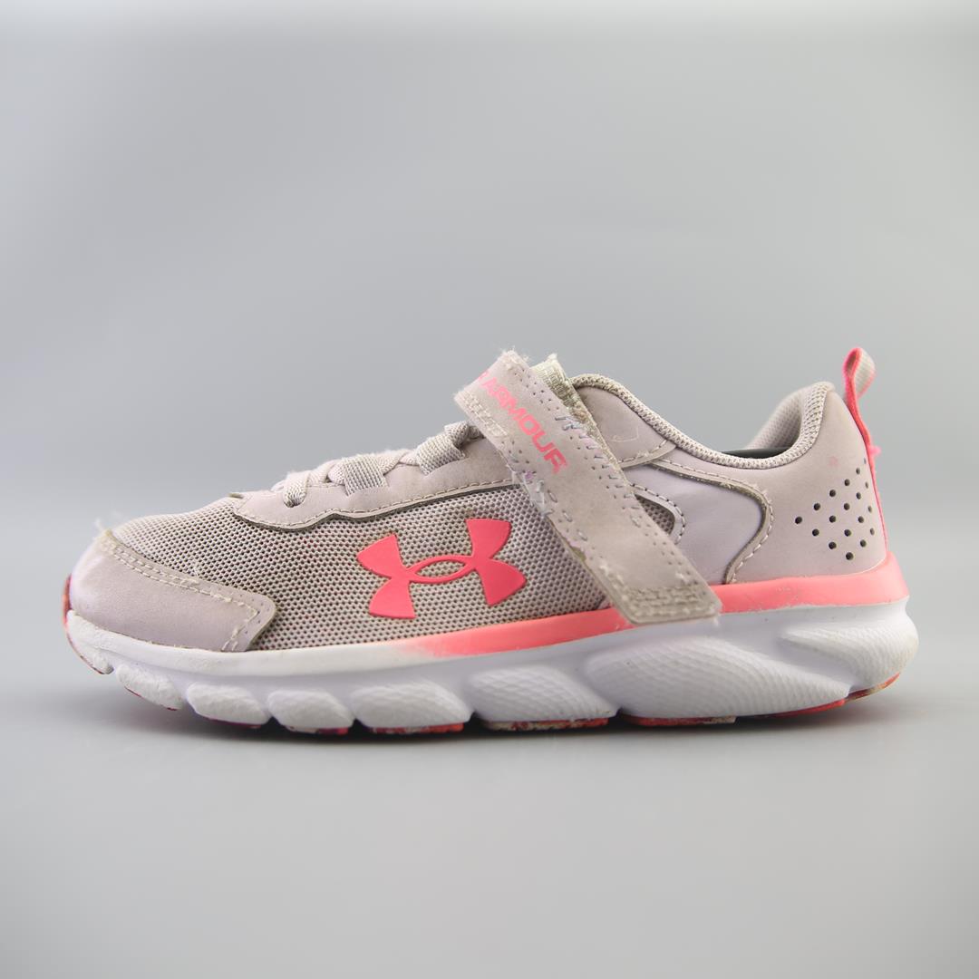 UNDER ARMOUR  ASSERT 9