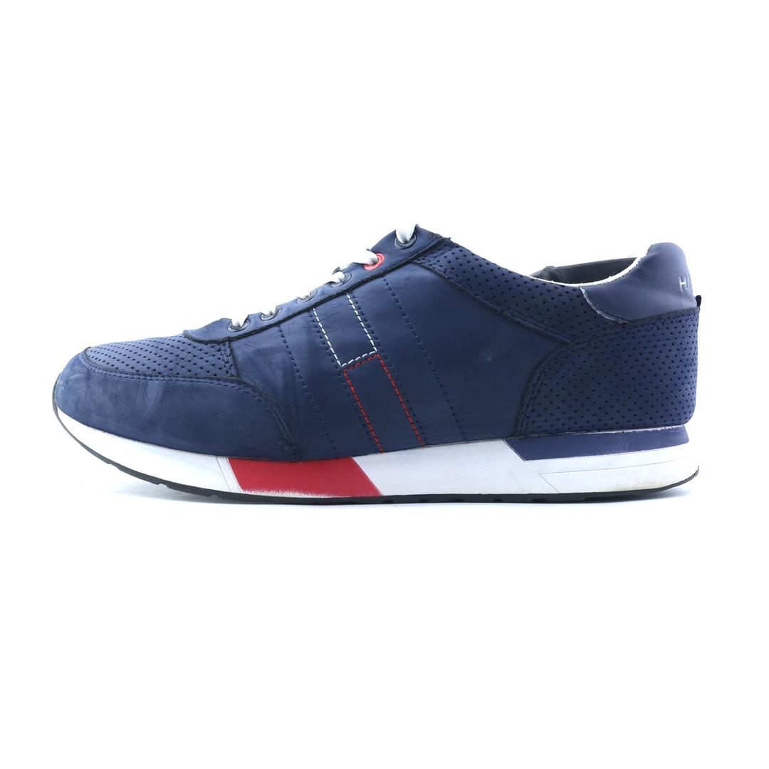 TOMMY HILFIGER .