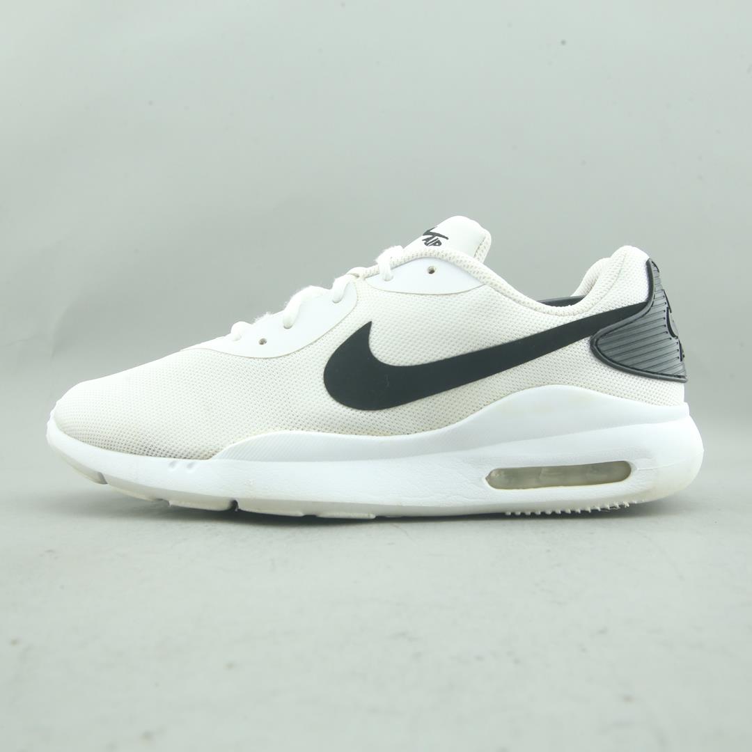 NIKE  AIR MAX OKETO