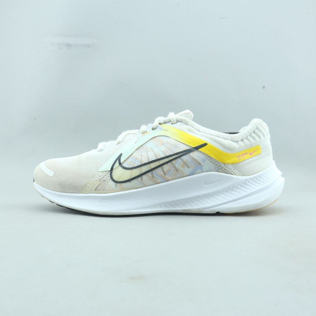 NIKE  QUEST 5