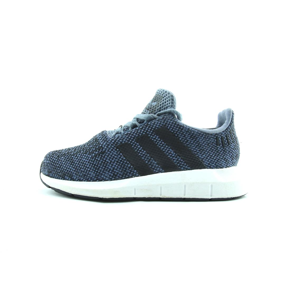 ADIDAS SWIFT RUN C