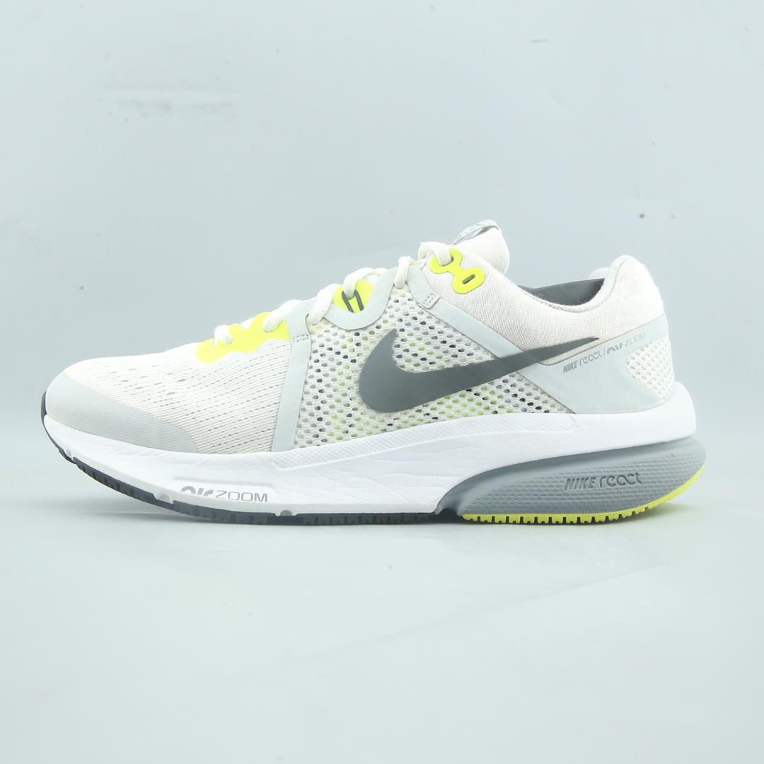 NIKE ZOOM PREVAIL