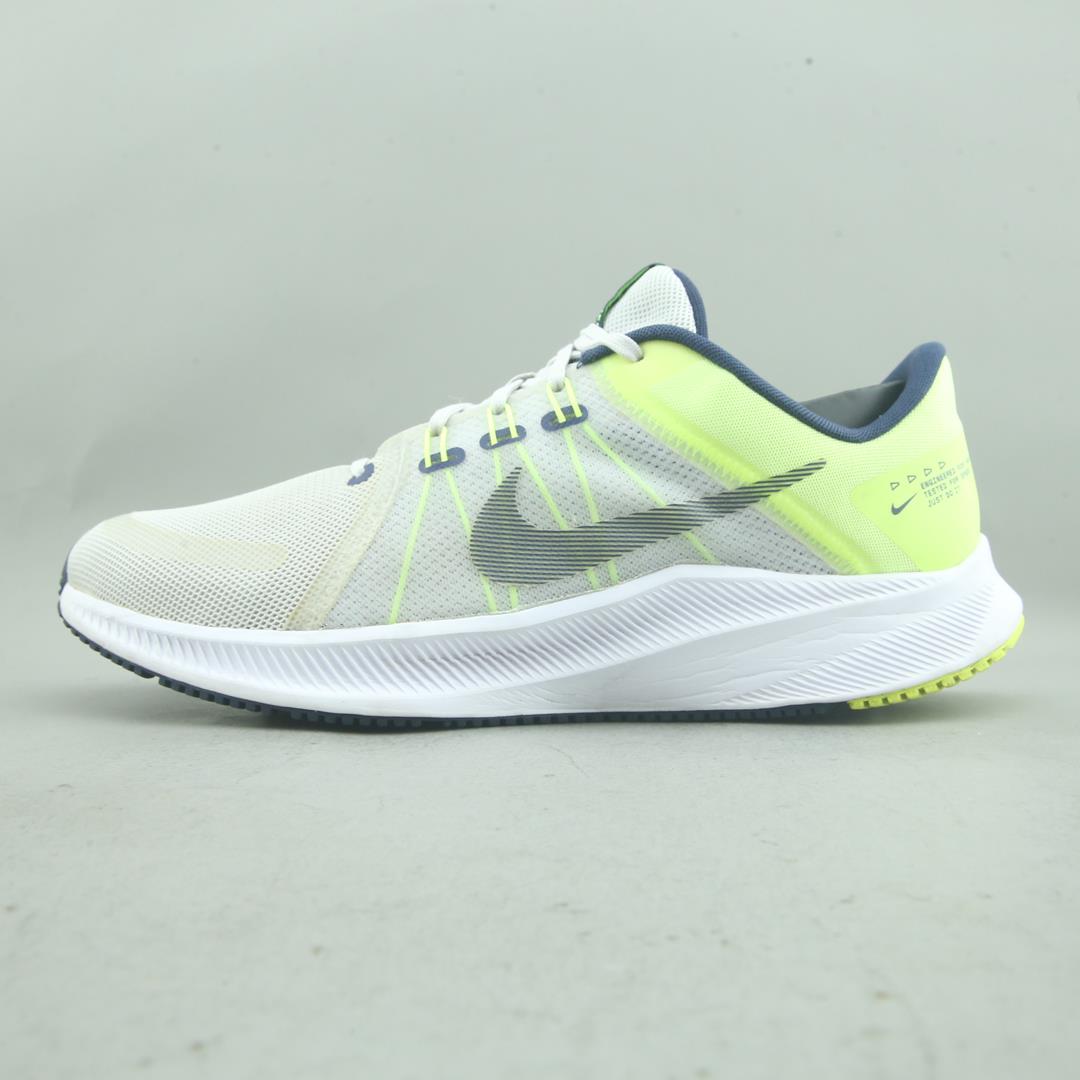 NIKE  QUEST 4