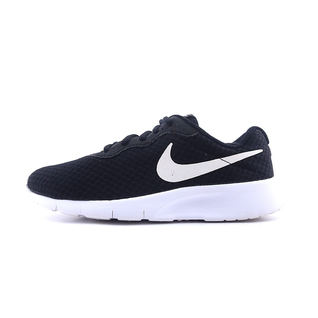 NIKE  TANJUN