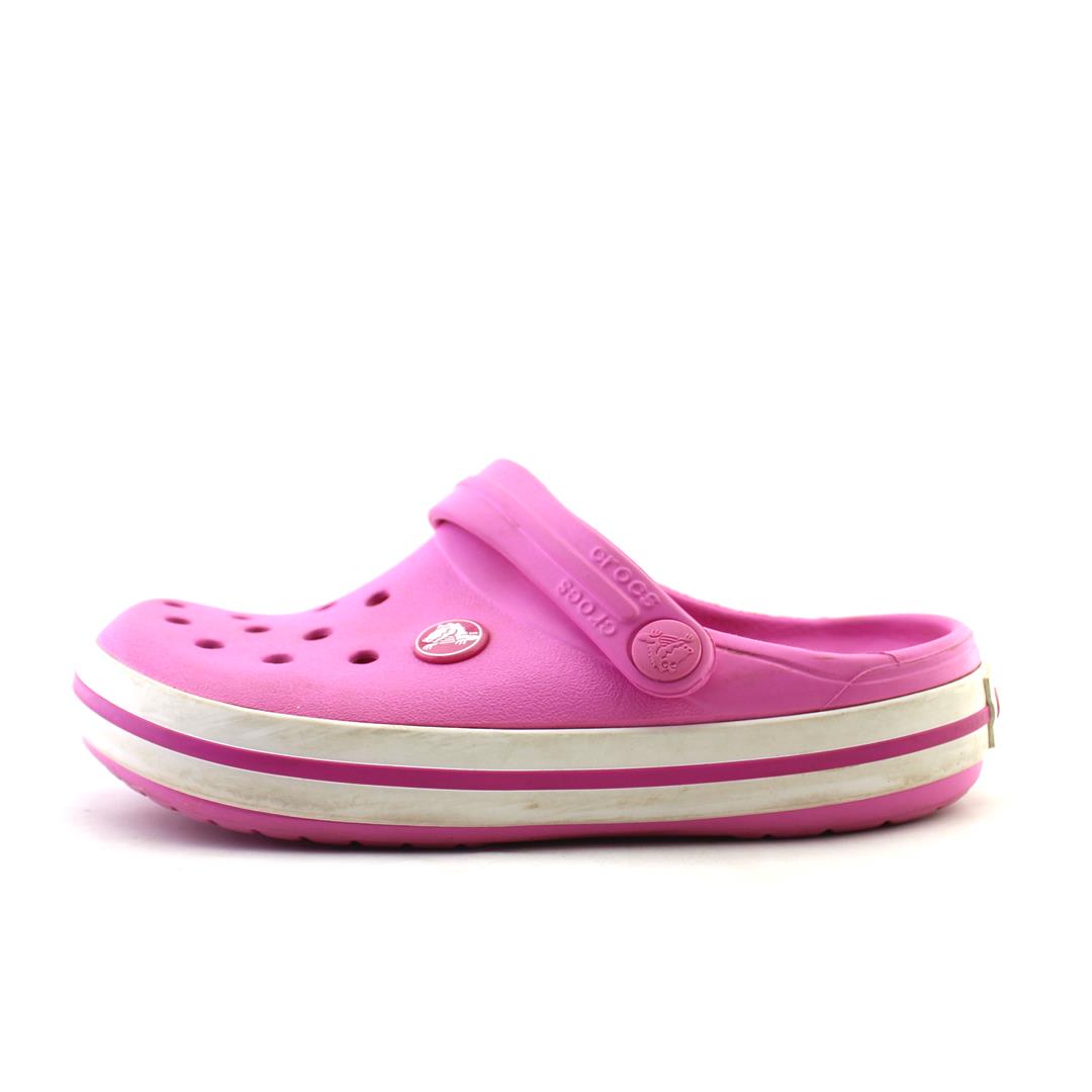 CROCS .