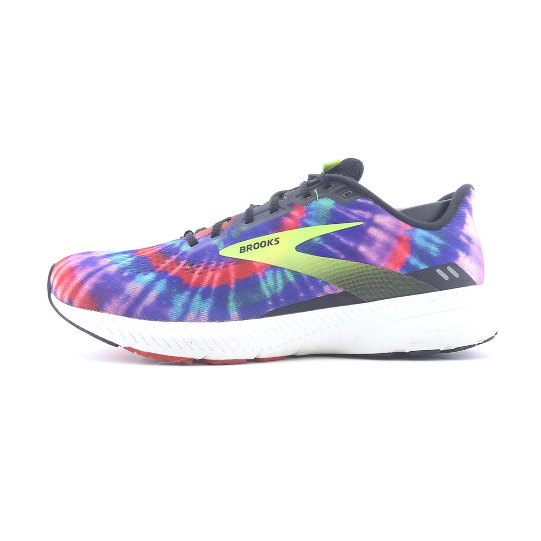 BROOKS LAUNCH 8