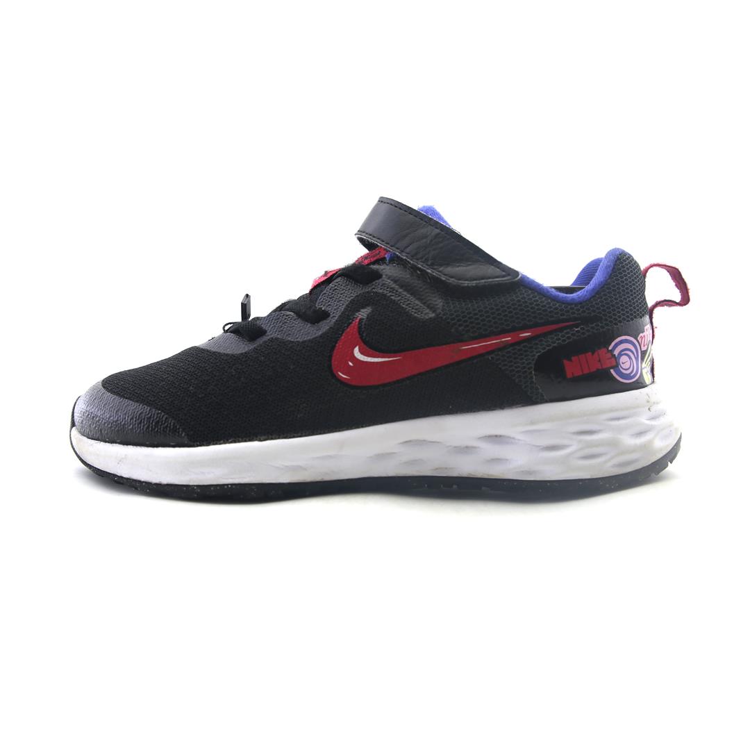 NIKE REVOLUTION 6