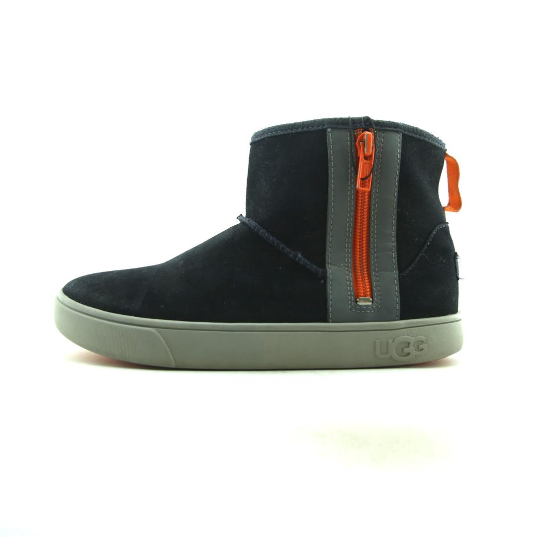 UGG  ADLER