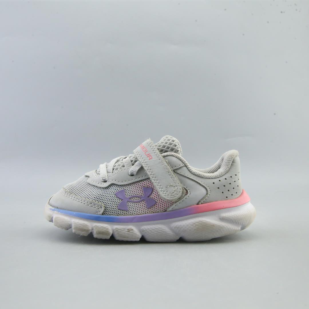 UNDER ARMOUR ASSERT 9