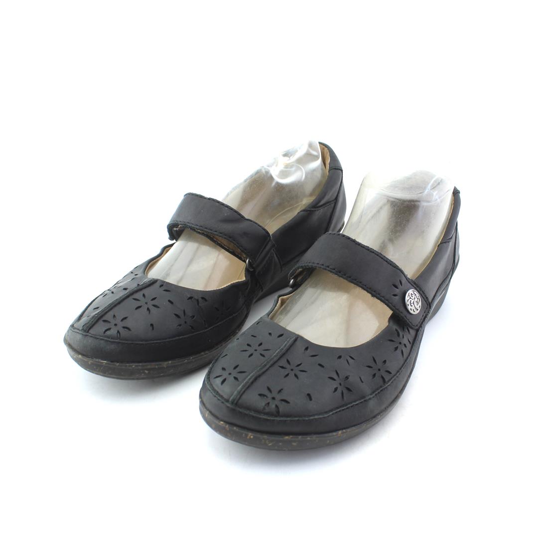 CLARKS COLLECTION