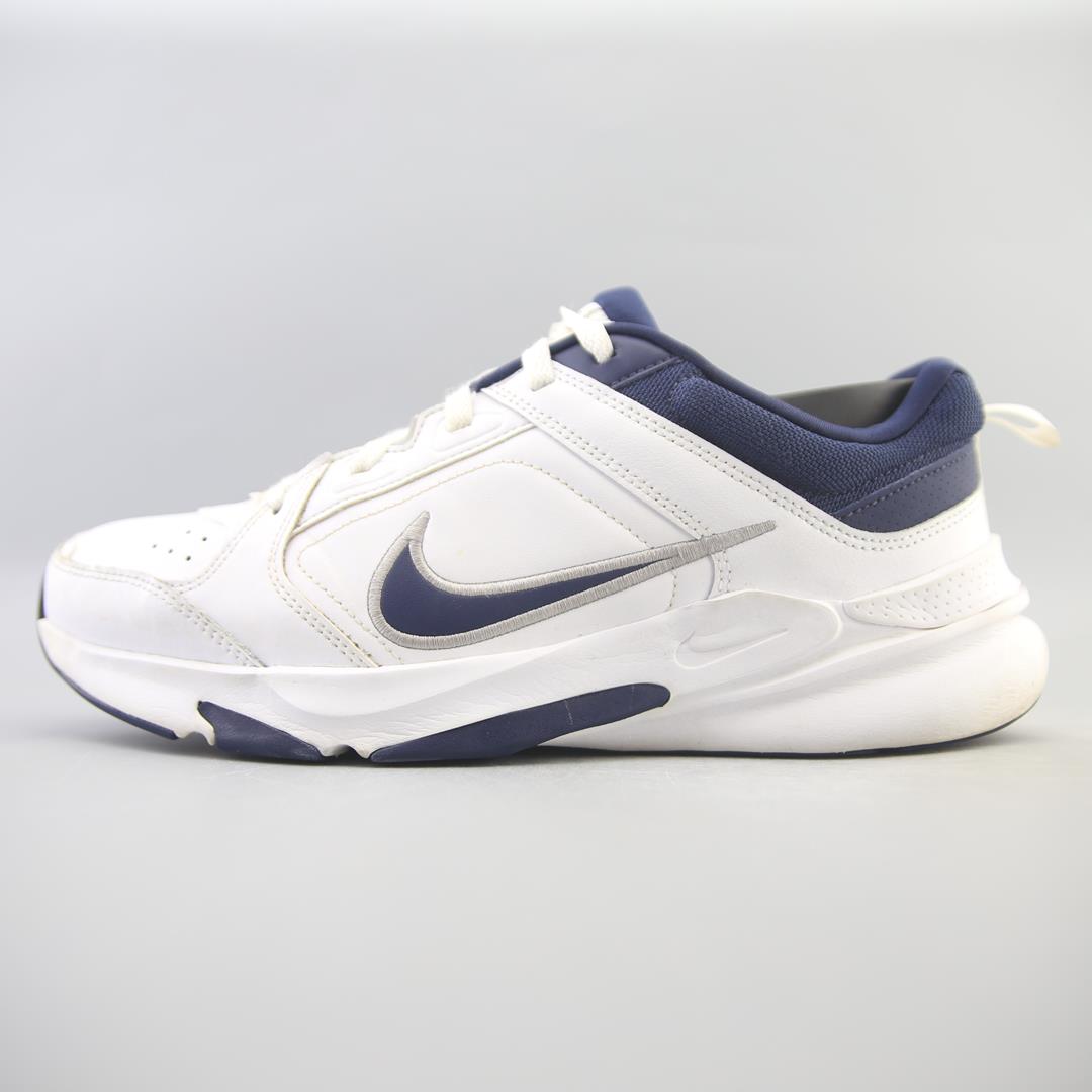 NIKE  DEFYALLDAY