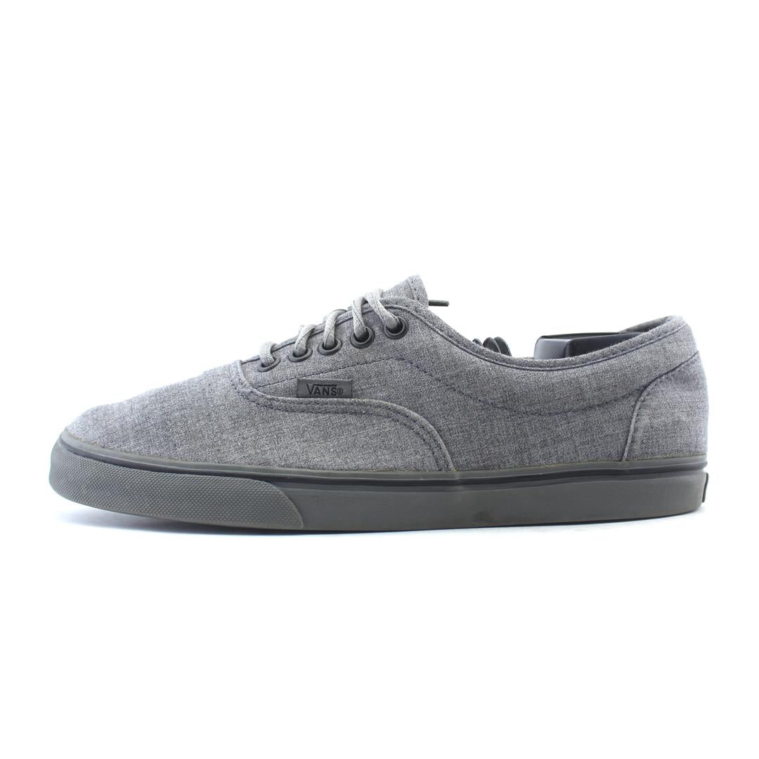 VANS AUTHENTIC