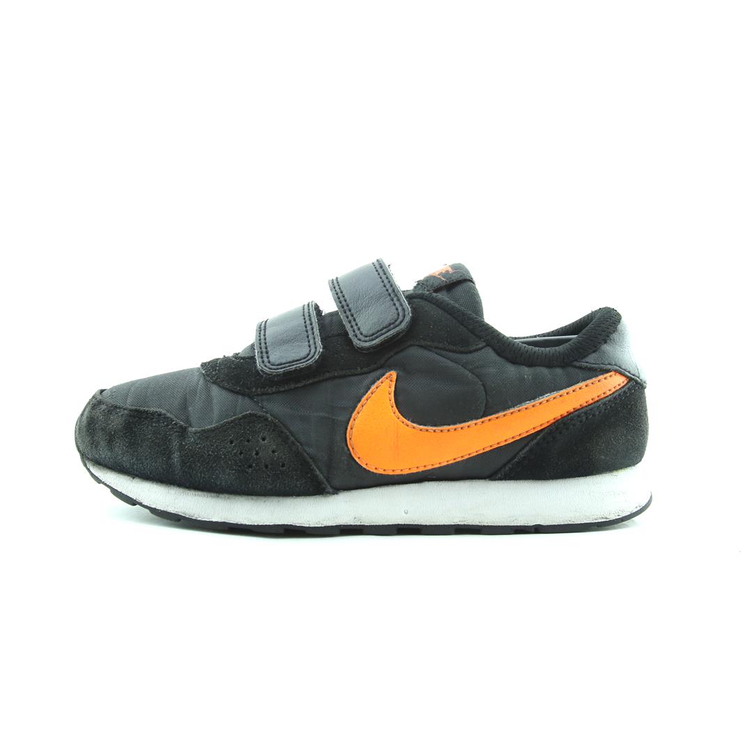 NIKE  MD VALIANT