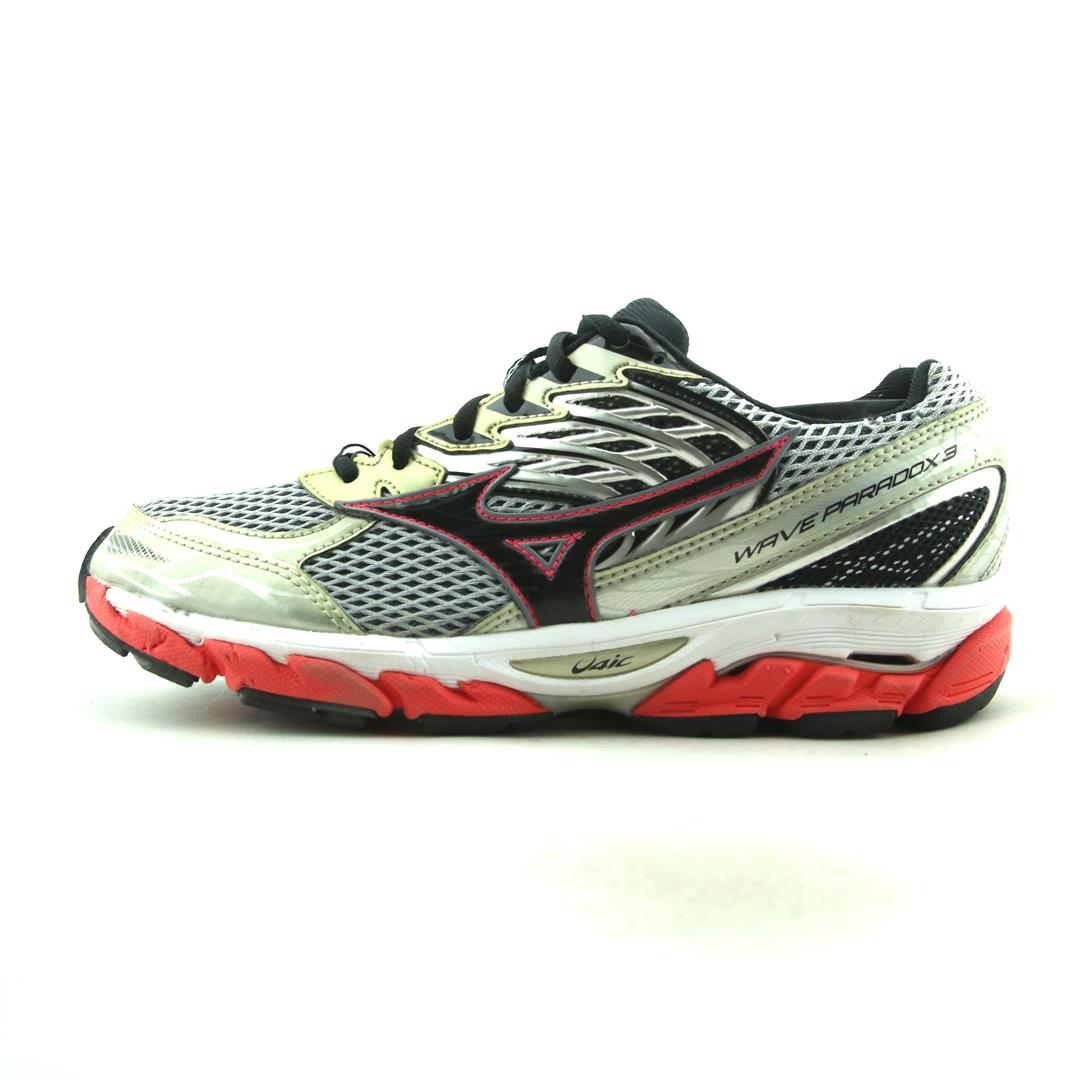 MIZUNO WAVE PARADOX 3